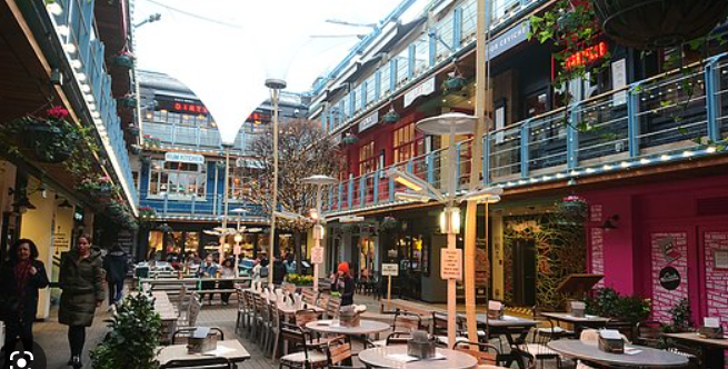 Kingly Court